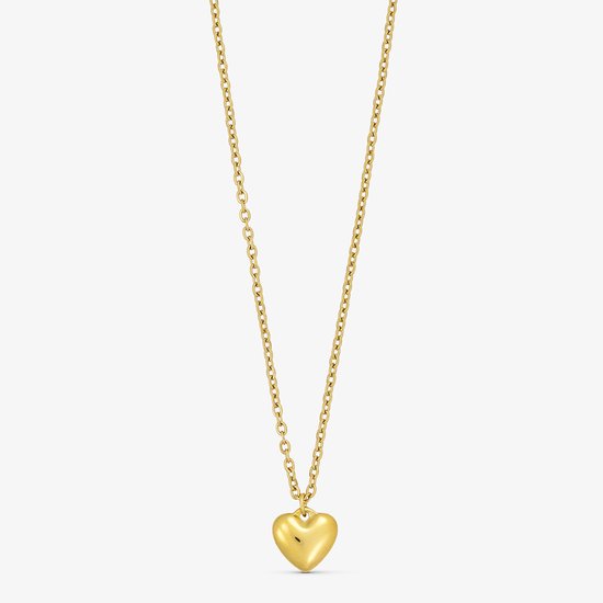 Gouden ketting met een glanzende hartvormige hanger, geïsoleerd op een witte achtergrond.