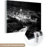 MuchoWow® Glasschilderij 30x20 cm - Schilderij acrylglas - Zwart-wit foto van de kust bij Fortaleza in Brazilië - Foto op glas - Schilderijen