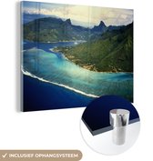 MuchoWow® Glasschilderij 80x60 cm - Schilderij acrylglas - Luchtfoto van Moorea-eiland in Frans-Polynesië - Foto op glas - Schilderijen