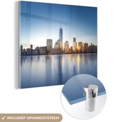 MuchoWow® Glasschilderij 90x90 cm - Schilderij acrylglas - Skyline New York vanaf het water - Foto op glas - Schilderijen