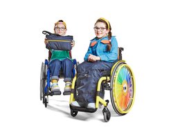 MyBlanket Winter Kids, compact en warm met fleece, wind- en waterdicht rolstoeldeken, snel geplaatst zonder op te staan uit de rolstoel, voor manuele én elektrische rolstoel; 38 x 24 x 8 cm ; 0,6 kg, wasbaar op 30°C - Night Blue met Gele rits