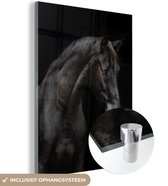 MuchoWow® Glasschilderij 60x80 cm - Schilderij acrylglas - Paard - Dier - Zwart - Foto op glas - Schilderijen