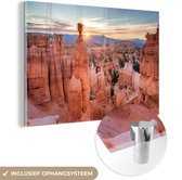MuchoWow® Glasschilderij 90x60 cm - Schilderij acrylglas - Zonsopkomst in het Nationaal park Bryce Canyon - Foto op glas - Schilderijen