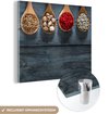® Glasschilderij 20x20 cm - Schilderij acrylglas - Kruiden - Lepels - Hout - Keuken - Specerijen - Industrieel - Foto op glas - Muurdecoratie woonkamer - Wanddecoratie slaapkamer - Schilderijen
