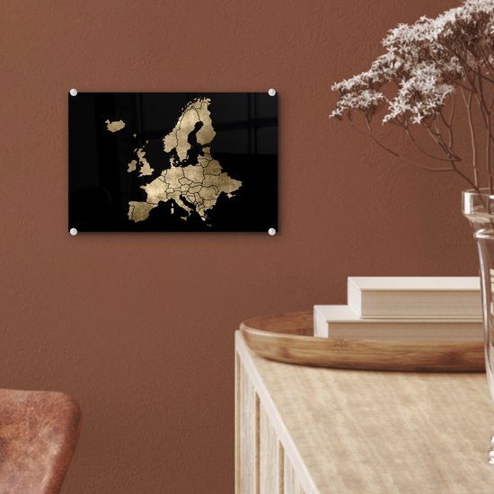 MuchoWow® Glasschilderij 30x20 cm - Schilderij acrylglas - Kaart - Europa - Goud - Foto op glas - Schilderijen