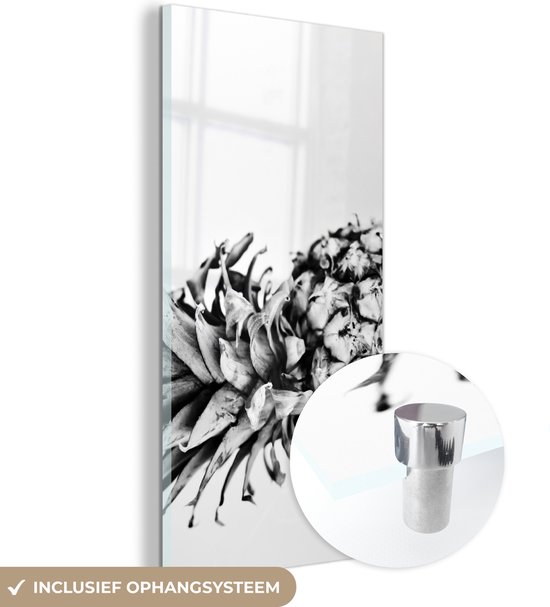 MuchoWow® Glasschilderij 80x160 cm - Schilderij acrylglas - Ananas - Fruit - Zwart - Wit - Foto op glas - Schilderijen