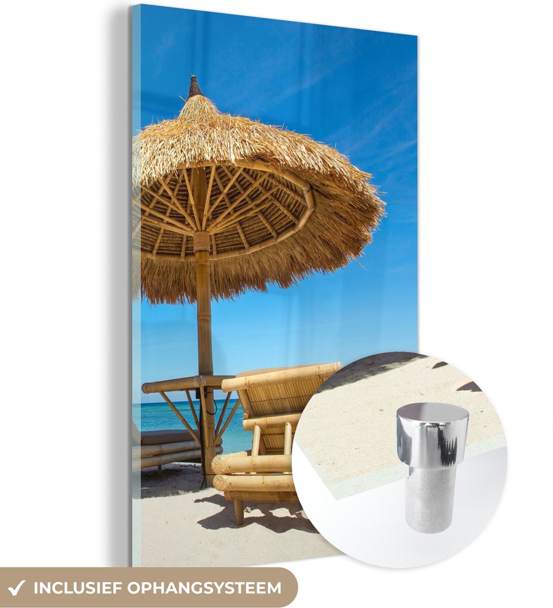 MuchoWow® Glasschilderij 40x60 cm - Schilderij acrylglas - Strandstoel - Strand - Parasol - Zee - Zomer - Foto op glas - Schilderijen