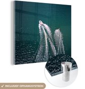MuchoWow® Glasschilderij 20x20 cm - Schilderij acrylglas - Waterski - Zee - Blauw - Foto op glas - Schilderijen