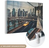 MuchoWow® Glasschilderij 90x60 cm - Schilderij acrylglas - New York - Auto - Brooklyn bridge - Foto op glas - Schilderijen