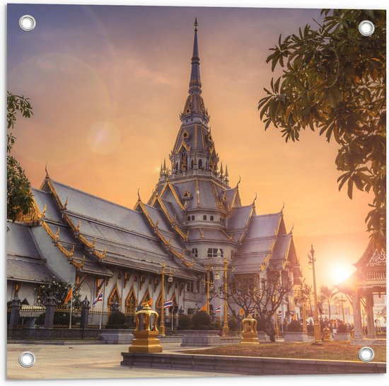 Tuinposter – Mooi Kasteel met Zonsondergang in Thailand - 50x50 cm Foto op Tuinposter (wanddecoratie voor buiten en binnen)