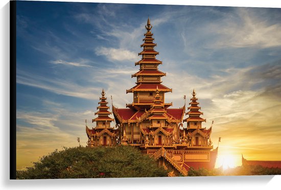 Canvas - Rood met Gouden Paleis in Bagan, Myanmar - 90x60 cm Foto op Canvas Schilderij (Wanddecoratie op Canvas)