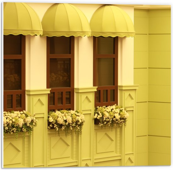 PVC Schuimplaat- Raamkozijnen met Gele Plantenbakken aan Geel Huis - 50x50 cm Foto op PVC Schuimplaat