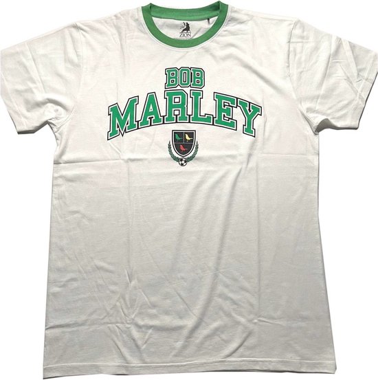 Wit T-shirt met groene kraag en "BOB MARLEY" in groen met wit
collegeletters. Midden op de borst een wapenschild met een voetbal.