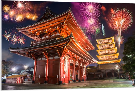 Acrylglas - Japanse Tempel omringd door Verschillende Kleuren Vuurwerkpijlen - 105x70 cm Foto op Acrylglas (Met Ophangsysteem)