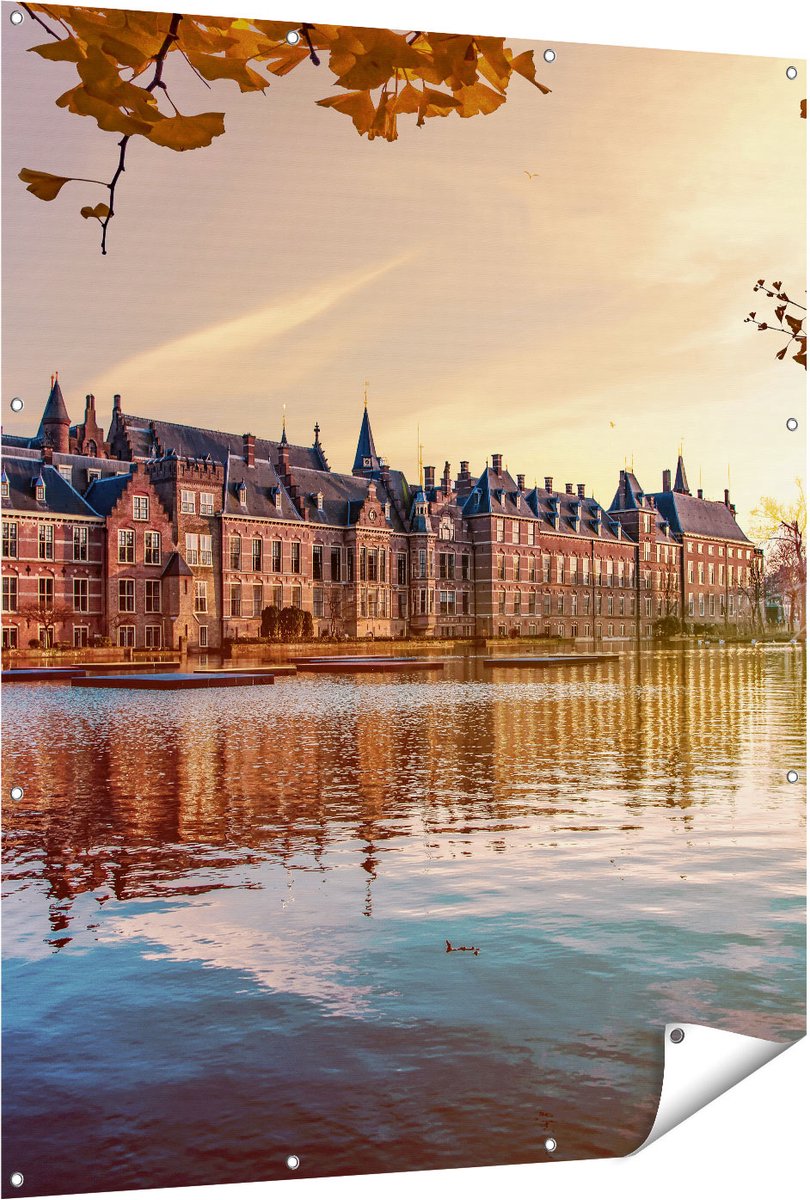 Gards Tuinposter Binnenhof Gebouw in Den Haag - 120x150 cm - Tuindoek - Tuindecoratie - Wanddecoratie buiten - Tuinschilderij Multikleur