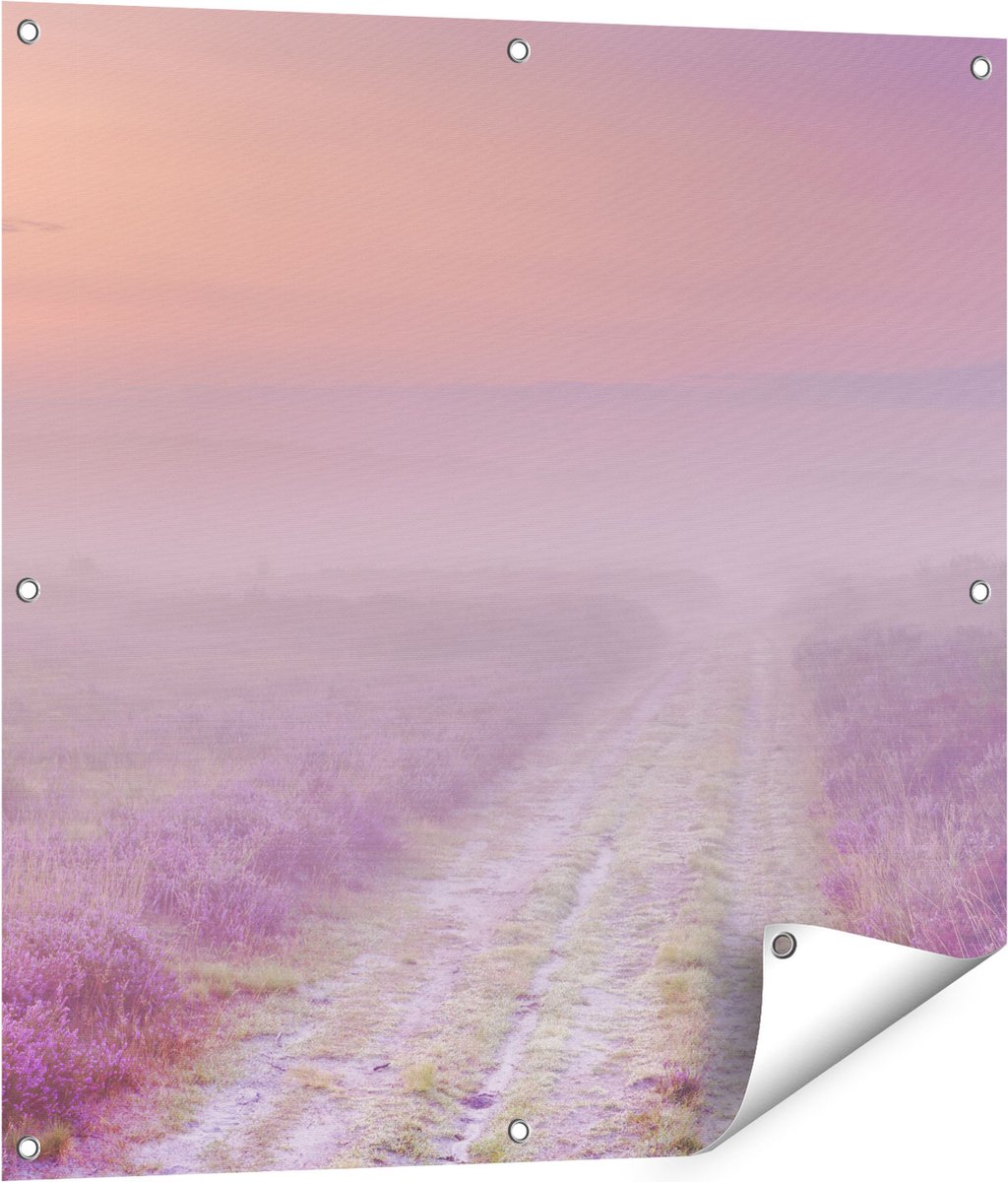 Gards Tuinposter Pad in de Weide tijdens de Mist - 80x80 cm - Tuindoek - Tuindecoratie - Wanddecoratie buiten - Tuinschilderij Multikleur