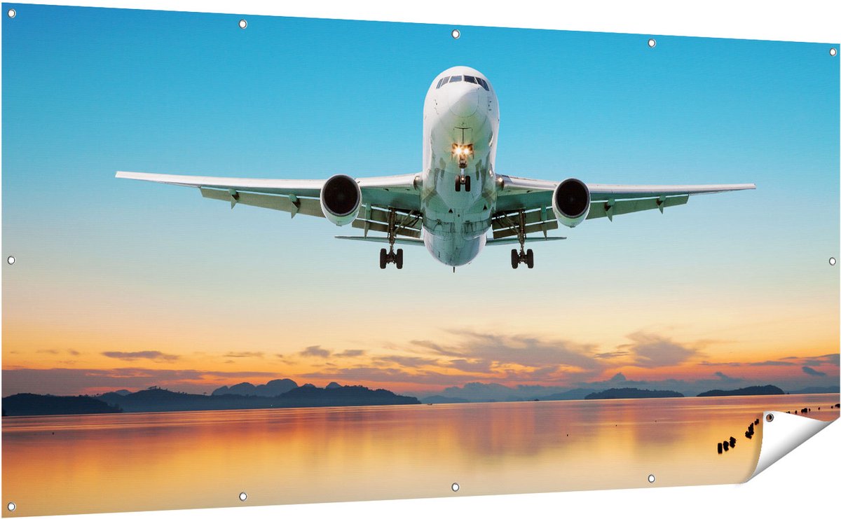 Gards Tuinposter Vliegtuig Vliegt Boven een Kleurrijke Zee - 200x100 cm - Tuindoek - Tuindecoratie - Wanddecoratie buiten - Tuinschilderij Multikleur