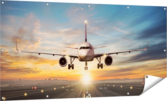Gards Tuinposter Vliegtuig met een Landing op de Luchthaven - 160x80 cm - Tuindoek - Tuindecoratie - Wanddecoratie buiten - Tuinschilderij