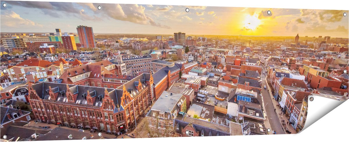 Gards Tuinposter Groningen Stad bij Zonsondergang - 180x60 cm - Tuindoek - Tuindecoratie - Wanddecoratie buiten - Tuinschilderij Multikleur