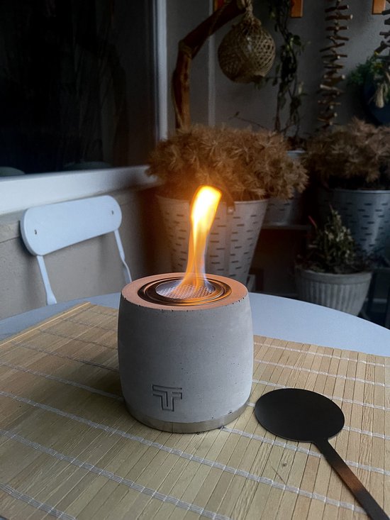 Double T Concept® Round Beton - Brand Tot Wel 90min - Bio Ethanol Sfeerhaard - Tafelhaard - Vuurkorf - Terrashaard - Verwarming - 12x12x10cm