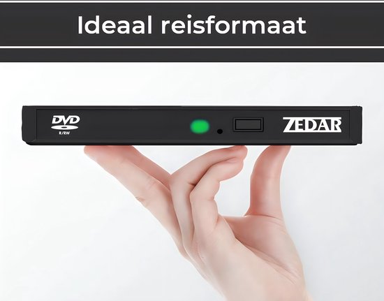 Zwarte Zedar externe DVD-speler met een groene LED, vastgehouden door een hand. "Ideaal reisformaat" is boven de speler te lezen.