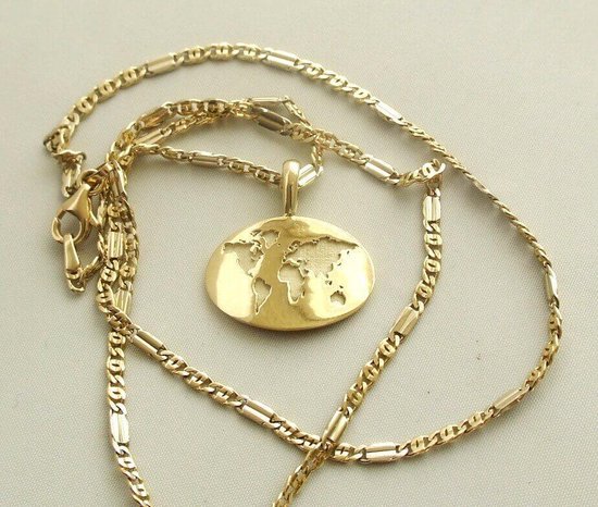 Collier en or avec pendentif carte du monde