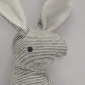rammelaar konijn - wit grijs - de Houtkraam - knuffel - mami beby