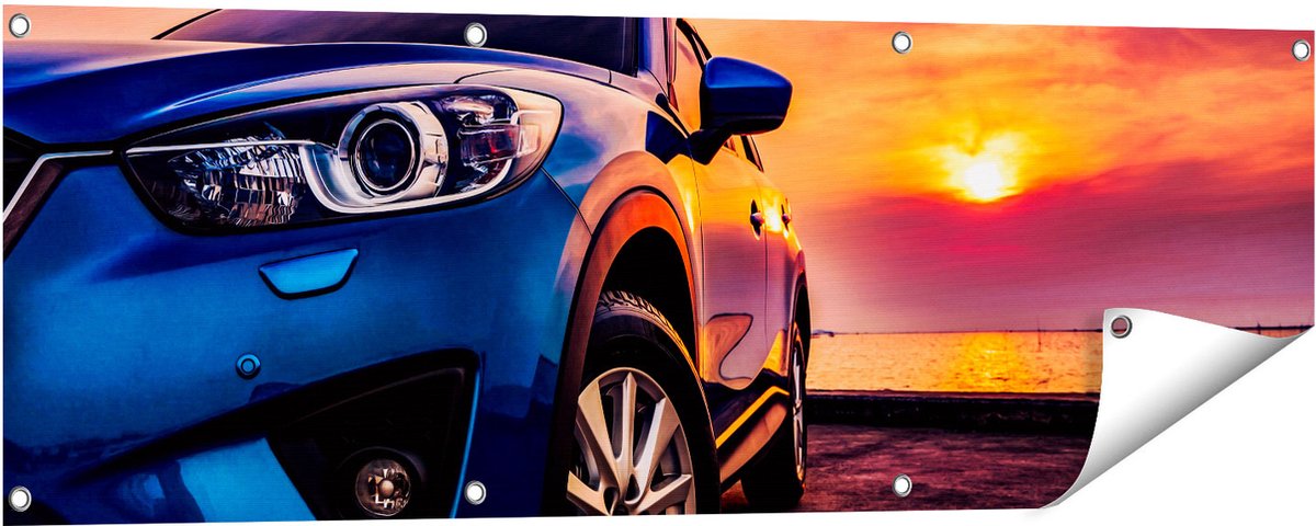 Gards Tuinposter Blauwe Sportwagen Auto bij Zonsondergang - 120x40 cm - Tuindoek - Tuindecoratie - Wanddecoratie buiten - Tuinschilderij Multikleur