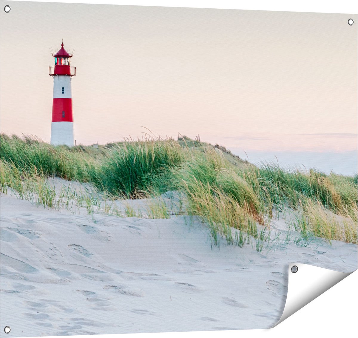 Gards Tuinposter Strand en Duinen met een Vuurtoren - 100x80 cm - Tuindoek - Tuindecoratie - Wanddecoratie buiten - Tuinschilderij Multikleur