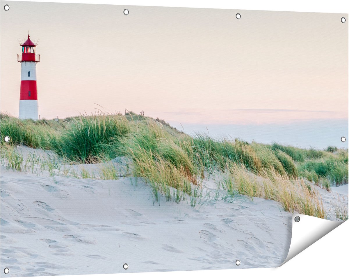 Gards Tuinposter Strand en Duinen met een Vuurtoren - 120x80 cm - Tuindoek - Tuindecoratie - Wanddecoratie buiten - Tuinschilderij Multikleur