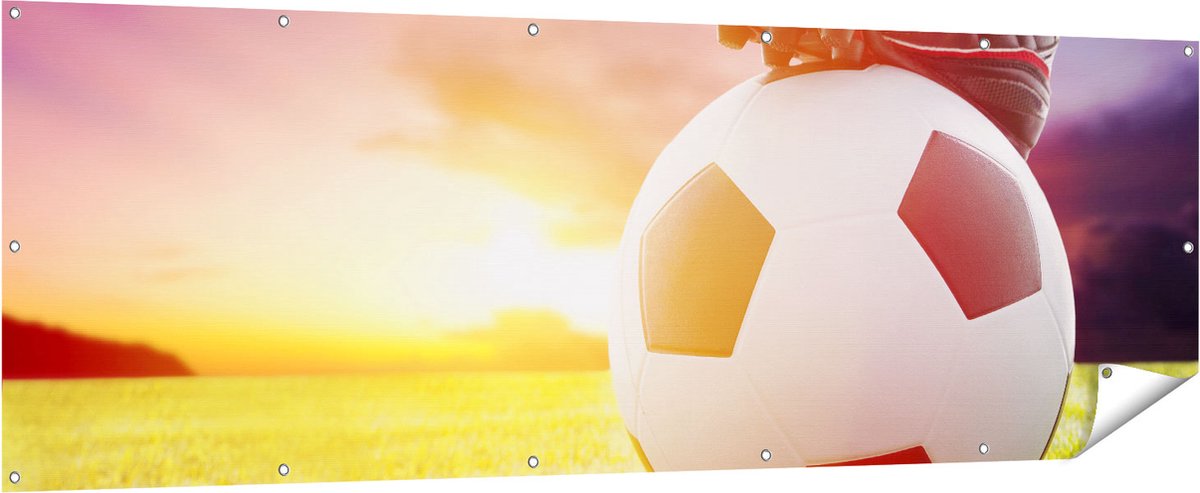 Gards Tuinposter Klassieke Voetbal Aftrap met Zonsondergang - 210x70 cm - Tuindoek - Tuindecoratie - Wanddecoratie buiten - Tuinschilderij Multikleur