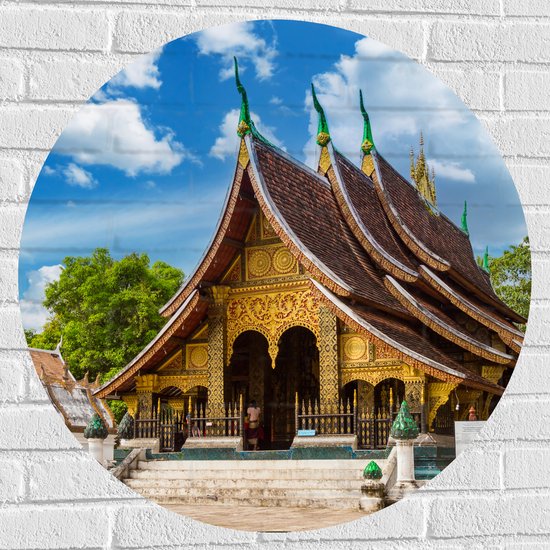Muursticker Cirkel - Goud met Bruine Wat Xiengthong Tempel in Luang Pabrang, Laos - 80x80 cm Foto op Muursticker