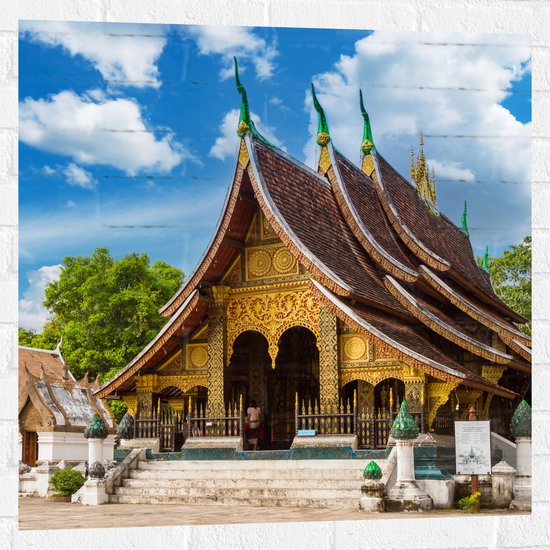 Muursticker - Goud met Bruine Wat Xiengthong Tempel in Luang Pabrang, Laos - 80x80 cm Foto op Muursticker