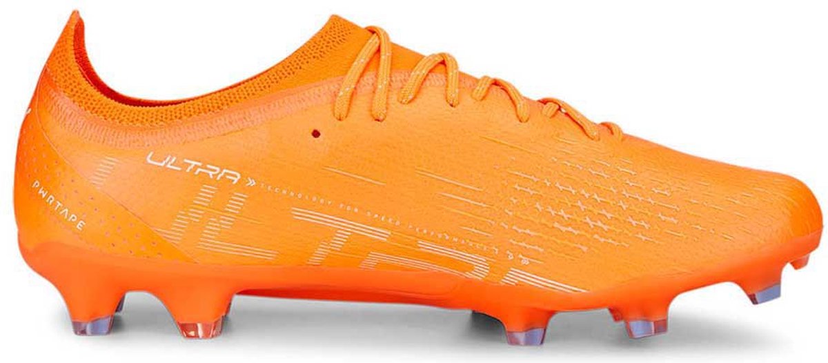 Puma Ultra Ultimate FG/AG voetbalschoenen in fel oranje, EU maat 39, met lichtgewicht ULTRAWEAVE bovenmateriaal.