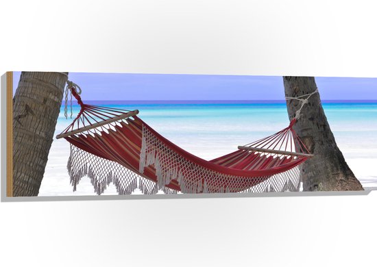 WallClassics - Hout - Rode Ibiza Hangmat op Tropisch Strand - 120x40 cm - 9 mm dik - Foto op Hout (Met Ophangsysteem)