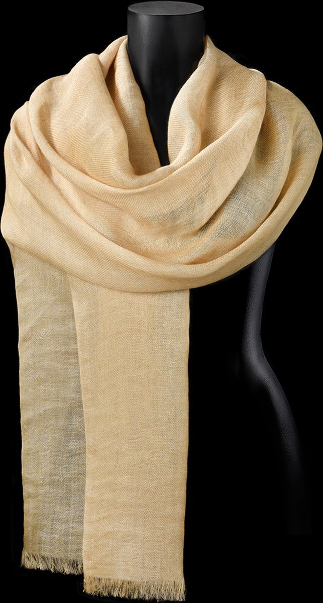 Ultra zachte linnen sjaal met korte franjes in een natuurlijke vanille kleur