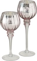 Luxe glazen design kaarsenhouders/windlichten set van 2x stuks metallic zilver/roze met formaat tussen de 25 en 30 cm