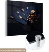 Glasschilderij zwart goud - Speelkaarten - Munten - Poker - Goud - Zwart - 40x30 cm - Foto op glas - Woonkamer decoratie