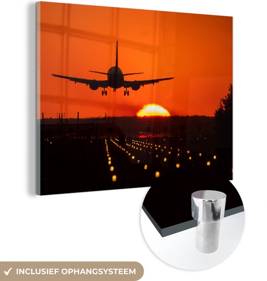 MuchoWow® Glasschilderij 120x90 cm - Schilderij acrylglas - Zonsondergang - Vliegtuig - Oranje - Zon - Foto op glas - Schilderijen