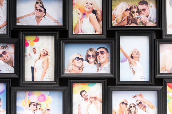 Photo détaillée de 28 cadres photo noirs montrant des familles et des couples heureux.