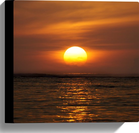 Canvas - Zon verdwijnend achter de Horizon in de Kalme Zee - 30x30 cm Foto op Canvas Schilderij (Wanddecoratie op Canvas)