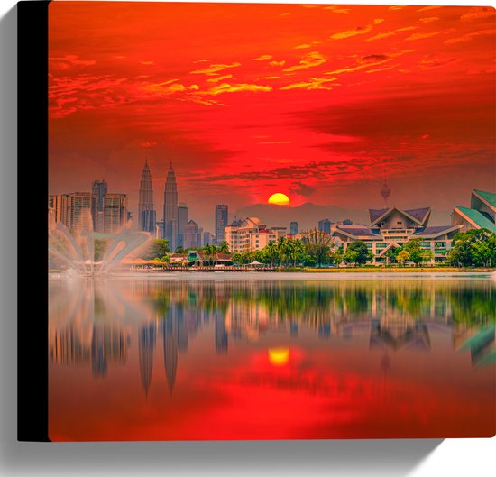 Canvas - Skyline van De Stad Kuala Lumpur in Indonesië tijdens Zonsondergang - 30x30 cm Foto op Canvas Schilderij (Wanddecoratie op Canvas)