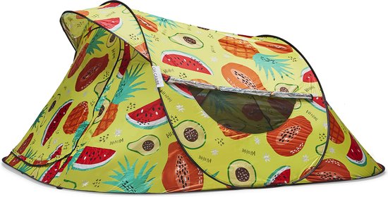 Lichtgele pop-up tent met tropische fruitprint van watermeloen, ananas, avocado en papaya, met open raam.
