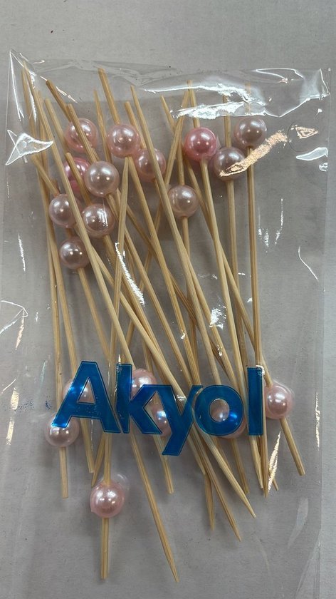 Aardbeiendessert met gouden parels