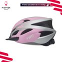 Roze en zilveren fietshelm met ventilatiegaten en "PRO SPORT LIGHTS" op de zijkant.