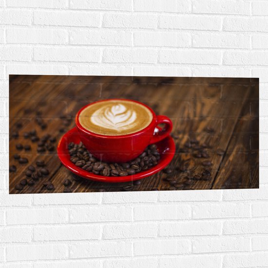 Muursticker - Rood Kopje met Koffie Omringd door Koffiebonen - 100x50 cm Foto op Muursticker