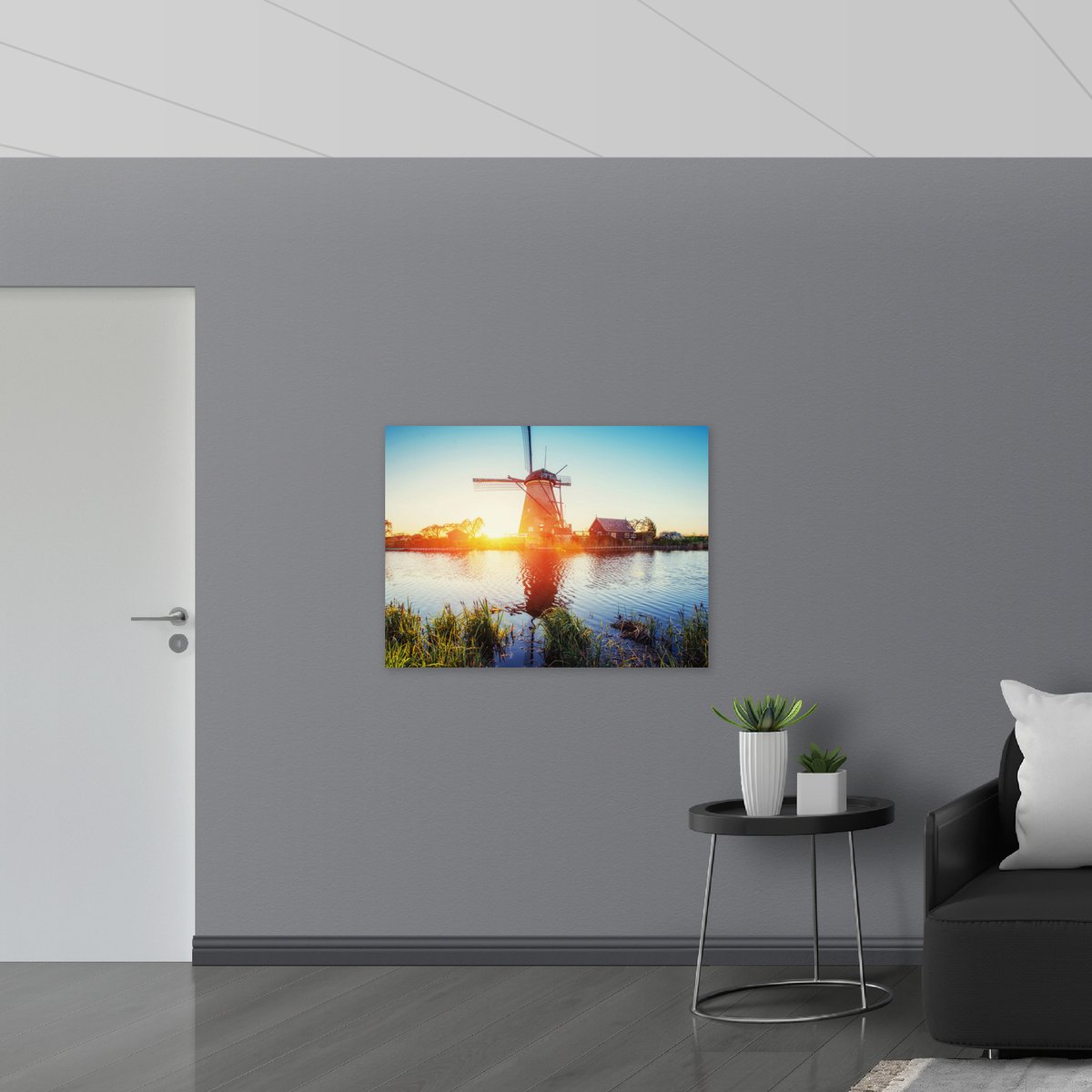 WallClassics - Poster Glanzend – Zonlicht langs Hollandse Molen aan het Water - 100x75 cm Foto op Posterpapier met Glanzende Afwerking