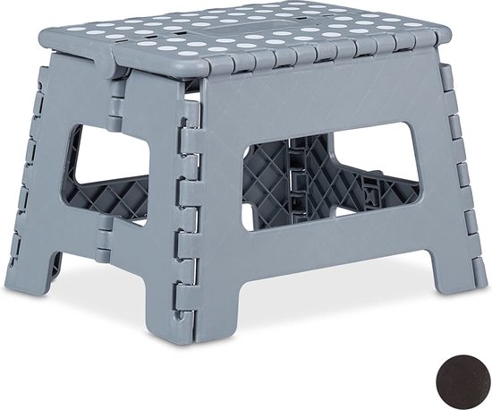 Kalea trap – Houten middenboomtrap met eikenhouten treden Kalea trap – Houten middenboomtrap met eikenhouten treden