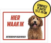 Waakbordje/ ultra dun plaatje | "Hier waak ik" | Australische Labradoodle | Labra doodle bruin | 15 x 10 cm | Waakhond | Hond | Dog | Waakbord | Gevaarlijke hond | Afschrikmiddel | Deurbordje | 1 stuk