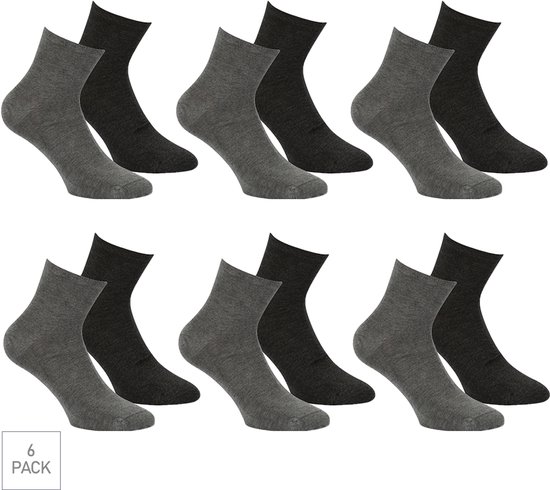 Six paires de chaussettes basses, trois en gris foncé et trois en gris anthracite. "6 PACK" est visible dans le coin inférieur gauche.
